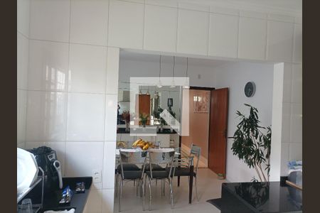 Casa à venda com 200m², 3 quartos e 6 vagasCozinha