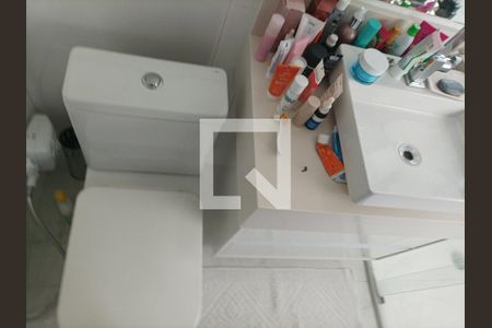 Casa à venda com 200m², 3 quartos e 6 vagasBanheiro 03 Suíte