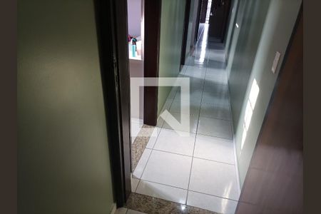 Casa à venda com 200m², 3 quartos e 6 vagasCorredor