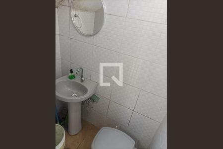 Casa à venda com 200m², 3 quartos e 6 vagasBanheiro 04