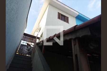 Casa à venda com 200m², 3 quartos e 6 vagasescada churrasqueira