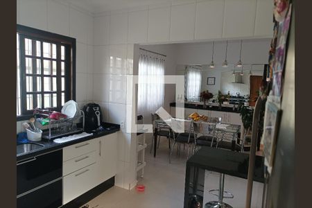 Casa à venda com 200m², 3 quartos e 6 vagasCozinha