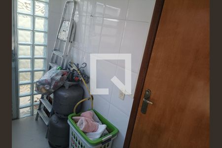 Casa à venda com 200m², 3 quartos e 6 vagasLavanderia