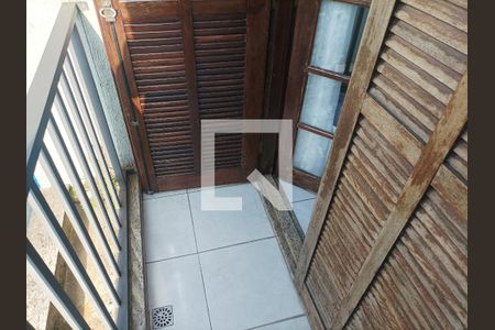 Casa à venda com 200m², 3 quartos e 6 vagasVaranda quarto 01