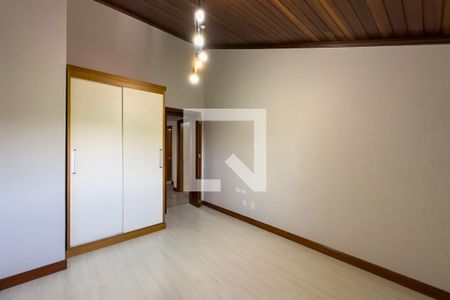 Casa à venda com 434m², 3 quartos e 3 vagas Casa à venda com 434m², 3 quartos e 3 vagasQuarto 1