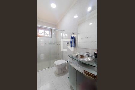 Casa à venda com 240m², 4 quartos e 2 vagasBanheiro