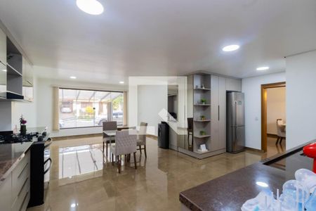 Casa à venda com 240m², 4 quartos e 2 vagasCozinha