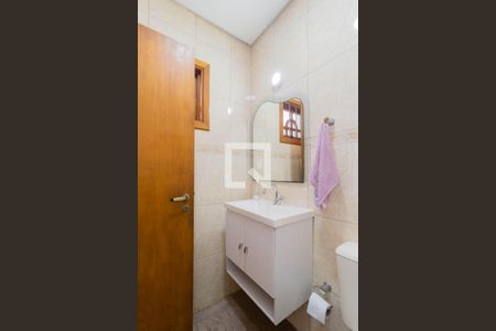 Casa à venda com 240m², 4 quartos e 2 vagasLavabo