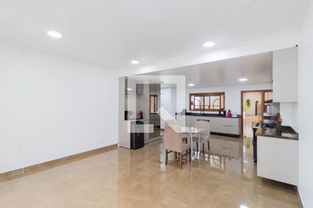 Casa à venda com 240m², 4 quartos e 2 vagasCozinha