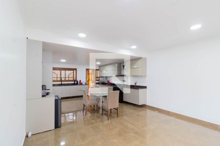 Casa à venda com 240m², 4 quartos e 2 vagasCozinha