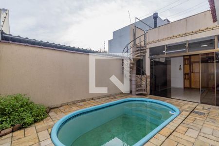 Casa à venda com 240m², 4 quartos e 2 vagasQuintal