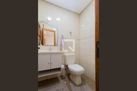 Casa à venda com 240m², 4 quartos e 2 vagasLavabo