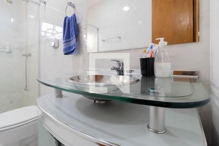 Casa à venda com 240m², 4 quartos e 2 vagasBanheiro