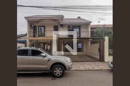 Casa à venda com 240m², 4 quartos e 2 vagasFachada