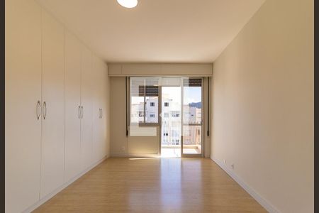 Suíte de apartamento para alugar com 2 quartos, 124m² em Flamengo, Rio de Janeiro