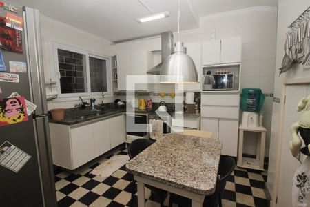 Casa à venda com 70m², 3 quartos e 3 vagas Casa à venda com 70m², 3 quartos e 3 vagasCozinha