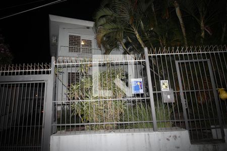 Casa à venda com 70m², 3 quartos e 3 vagas Casa à venda com 70m², 3 quartos e 3 vagasFachada