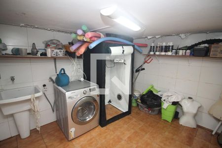 Casa à venda com 70m², 3 quartos e 3 vagas Casa à venda com 70m², 3 quartos e 3 vagasÁrea de Serviço