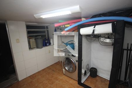 Casa à venda com 70m², 3 quartos e 3 vagas Casa à venda com 70m², 3 quartos e 3 vagasÁrea de Serviço