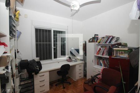 Casa à venda com 70m², 3 quartos e 3 vagas Casa à venda com 70m², 3 quartos e 3 vagasEscritório