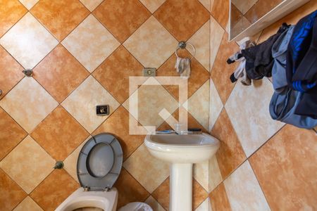 Casa à venda com 300m², 3 quartos e 6 vagasBanheiro da Suíte 2