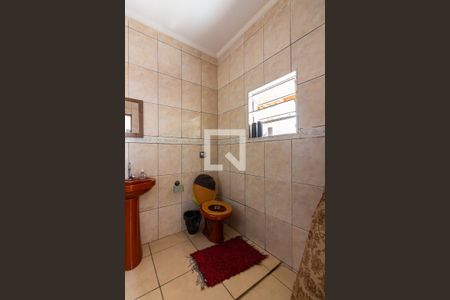 Casa à venda com 300m², 3 quartos e 6 vagasBanheiro de Serviço