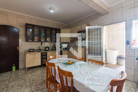 Casa à venda com 300m², 3 quartos e 6 vagasCozinha 