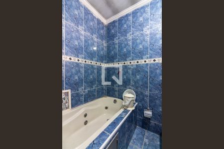 Banheiro da Suíte 1 de casa à venda com 3 quartos, 300m² em Quitaúna, Osasco