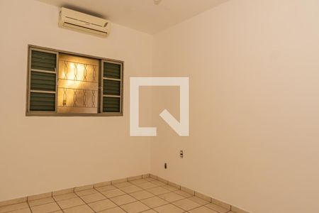 Casa para alugar com 110m², 3 quartos e 3 vagas Casa para alugar com 110m², 3 quartos e 3 vagasQuarto 2