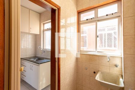Cozinha e Área de Serviço de apartamento à venda com 2 quartos, 60m² em Indaiá, Belo Horizonte