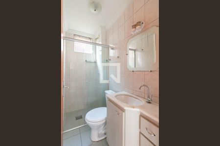 Banheiro social de apartamento à venda com 2 quartos, 60m² em Indaiá, Belo Horizonte