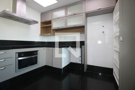 Apartamento para alugar com 122m², 3 quartos e 2 vagasCozinha