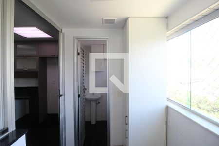 Apartamento para alugar com 122m², 3 quartos e 2 vagasÁrea de serviço