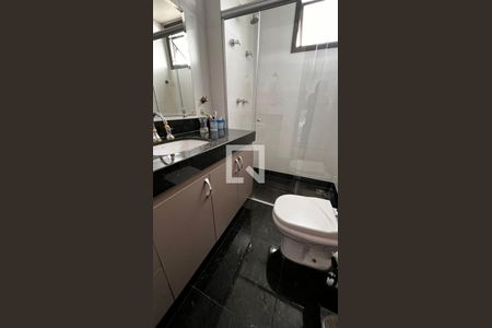 Apartamento à venda com 227m², 4 quartos e 2 vagasBanheiro 2