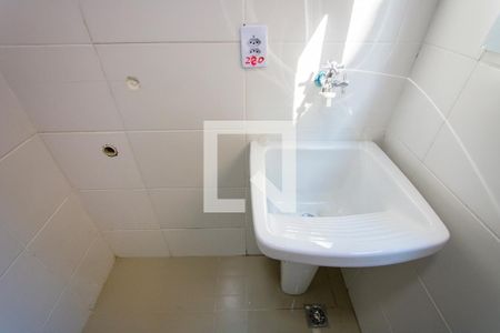 Área de serviço de apartamento para alugar com 2 quartos, 118m² em Jardim Cristiane, Santo André
