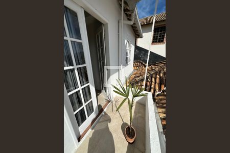 Casa de condomínio à venda com 278m², 4 quartos e 2 vagas Casa de condomínio à venda com 278m², 4 quartos e 2 vagasVaranda da suíte 4