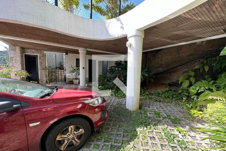 Casa de condomínio à venda com 278m², 4 quartos e 2 vagas Casa de condomínio à venda com 278m², 4 quartos e 2 vagasGaragem