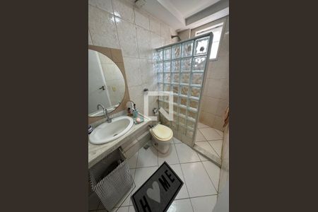 Casa de condomínio à venda com 278m², 4 quartos e 2 vagas Casa de condomínio à venda com 278m², 4 quartos e 2 vagasBanheiro da Suíte 2