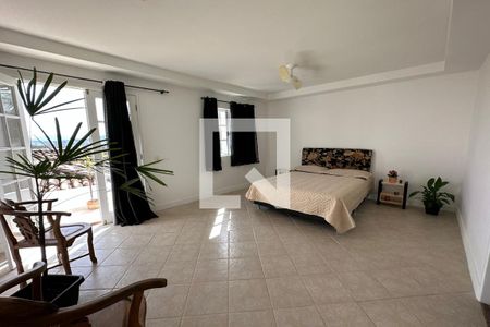 Casa de condomínio à venda com 278m², 4 quartos e 2 vagas Casa de condomínio à venda com 278m², 4 quartos e 2 vagasSuíte 4