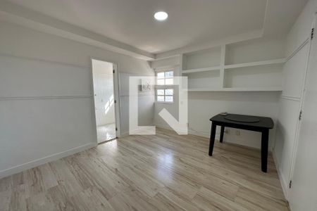 Casa de condomínio à venda com 278m², 4 quartos e 2 vagas Casa de condomínio à venda com 278m², 4 quartos e 2 vagasSuíte 3