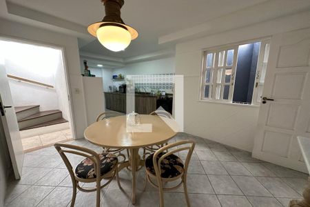 Casa de condomínio à venda com 278m², 4 quartos e 2 vagas Casa de condomínio à venda com 278m², 4 quartos e 2 vagasCozinha