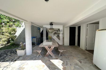 Casa de condomínio à venda com 278m², 4 quartos e 2 vagas Casa de condomínio à venda com 278m², 4 quartos e 2 vagasChurrasqueira