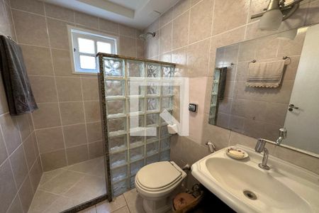 Casa de condomínio à venda com 278m², 4 quartos e 2 vagas Casa de condomínio à venda com 278m², 4 quartos e 2 vagasBanheiro da Suíte 4