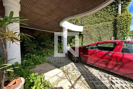 Casa de condomínio à venda com 278m², 4 quartos e 2 vagas Casa de condomínio à venda com 278m², 4 quartos e 2 vagasGaragem