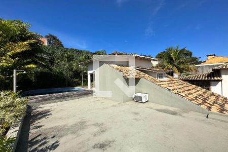 Casa de condomínio à venda com 278m², 4 quartos e 2 vagas Casa de condomínio à venda com 278m², 4 quartos e 2 vagasÁrea de lazer