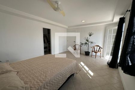 Casa de condomínio à venda com 278m², 4 quartos e 2 vagas Casa de condomínio à venda com 278m², 4 quartos e 2 vagasSuíte 4