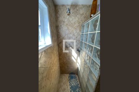 Casa de condomínio à venda com 278m², 4 quartos e 2 vagas Casa de condomínio à venda com 278m², 4 quartos e 2 vagasBanheiro da Suíte 1