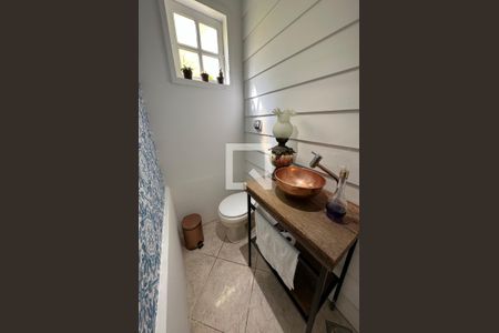 Casa de condomínio à venda com 278m², 4 quartos e 2 vagas Casa de condomínio à venda com 278m², 4 quartos e 2 vagasLavabo