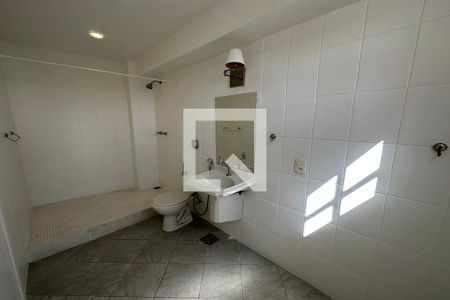 Casa de condomínio à venda com 278m², 4 quartos e 2 vagas Casa de condomínio à venda com 278m², 4 quartos e 2 vagasBanheiro da Suíte 3
