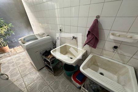 Casa de condomínio à venda com 278m², 4 quartos e 2 vagas Casa de condomínio à venda com 278m², 4 quartos e 2 vagasÁrea de Serviço